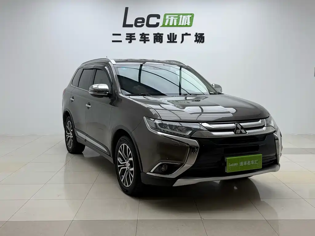 Mitsubishi Outlander (Import) — миниатюра 2