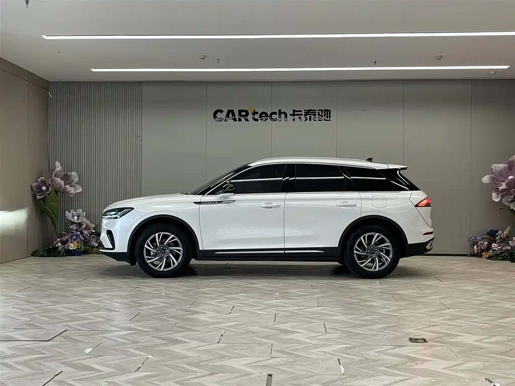 Lincoln Corsair 2023 2.0T Premium