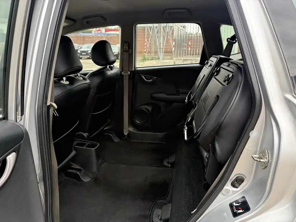 Honda Fit — миниатюра 15
