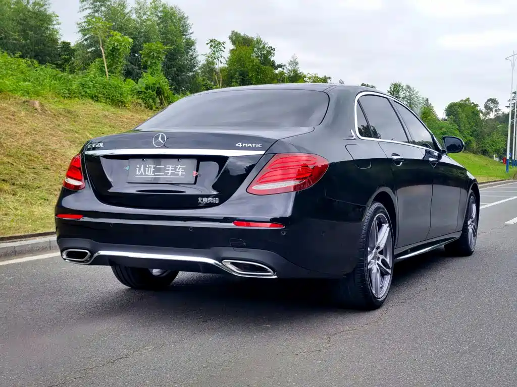 Mercedes-Benz E-Class — миниатюра 7