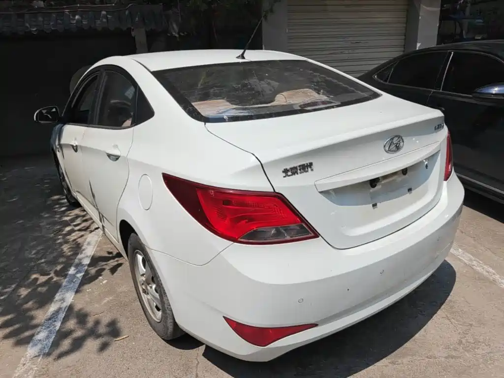 Hyundai Verna — миниатюра 5