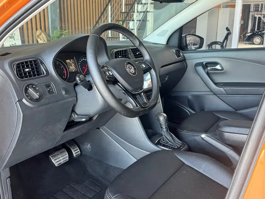 Volkswagen Polo — миниатюра 6