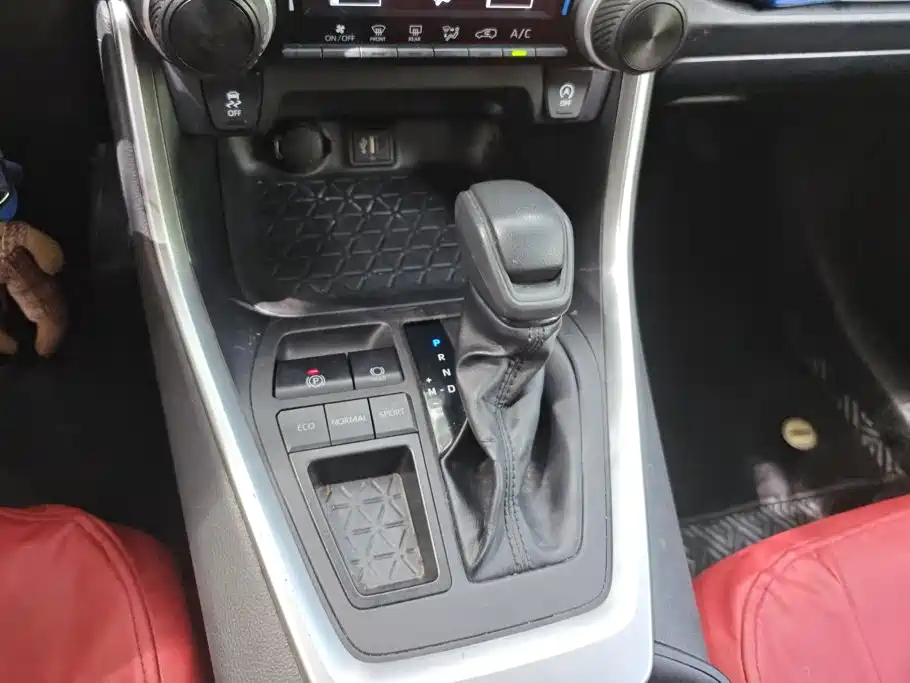 Toyota RAV4 — миниатюра 16