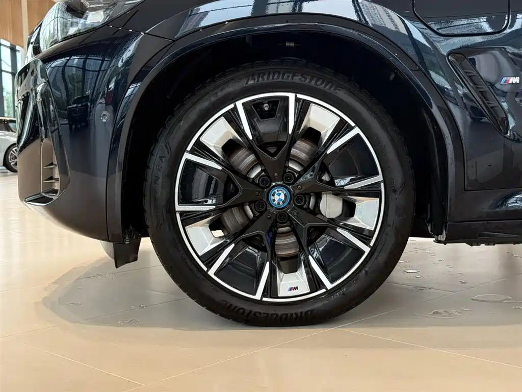 BMW iX3 — миниатюра 6