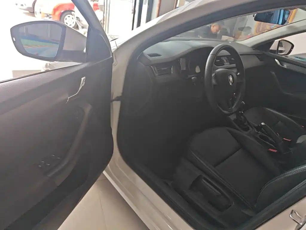 Skoda Octavia — миниатюра 16