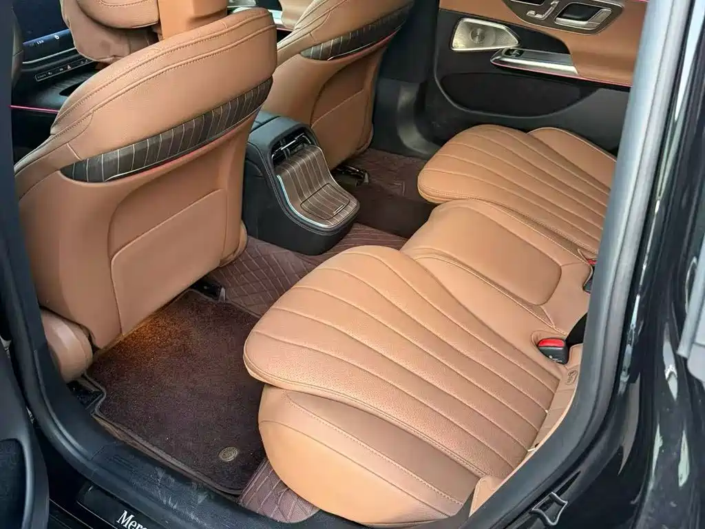 Mercedes-Benz E-Class — миниатюра 7