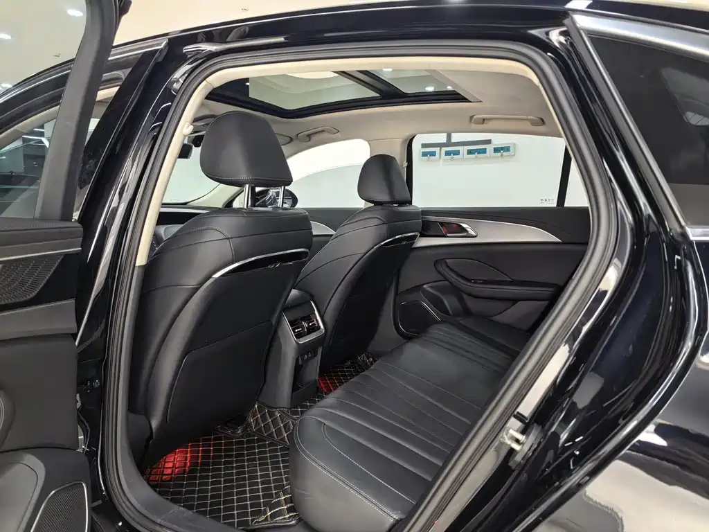 Hongqi Hongqi H5 — миниатюра 8