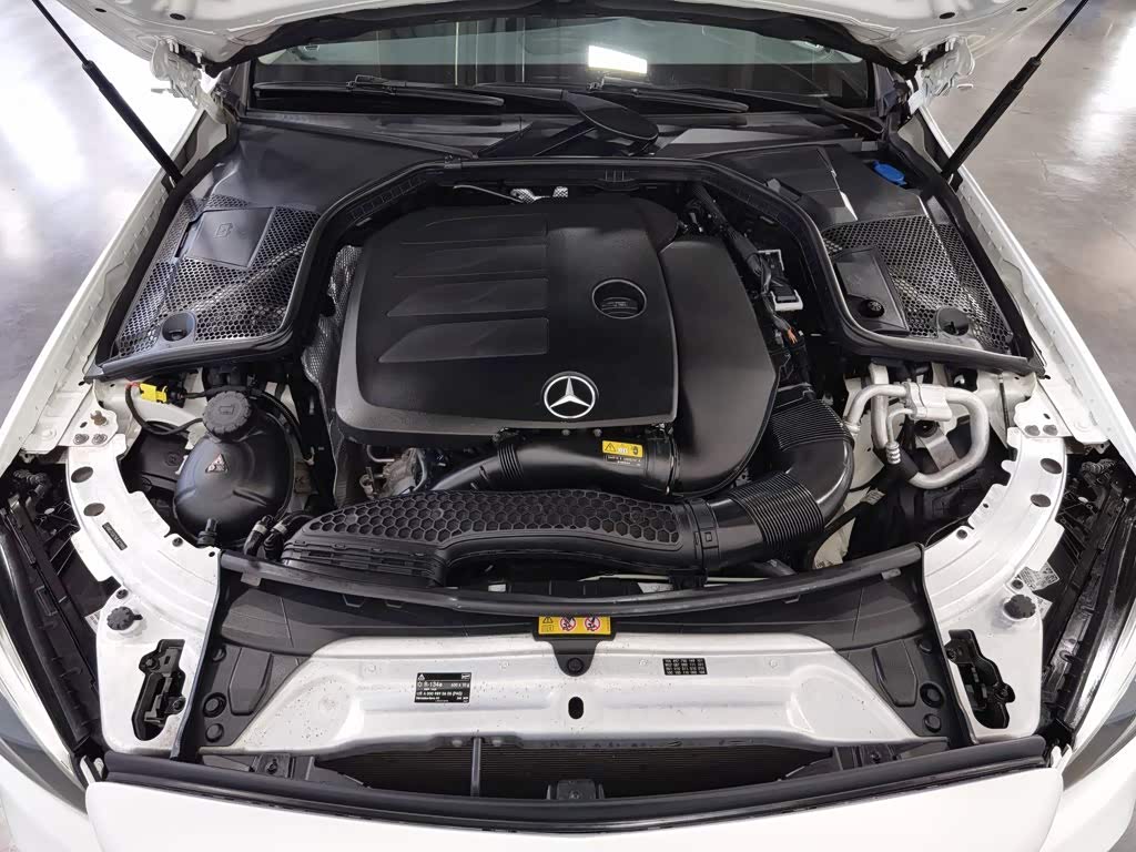 Mercedes-Benz C-Class 1.5 л 2021 г. Белый, пробег 46500 км