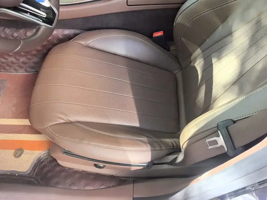 Mercedes-Benz E-Class — миниатюра 9