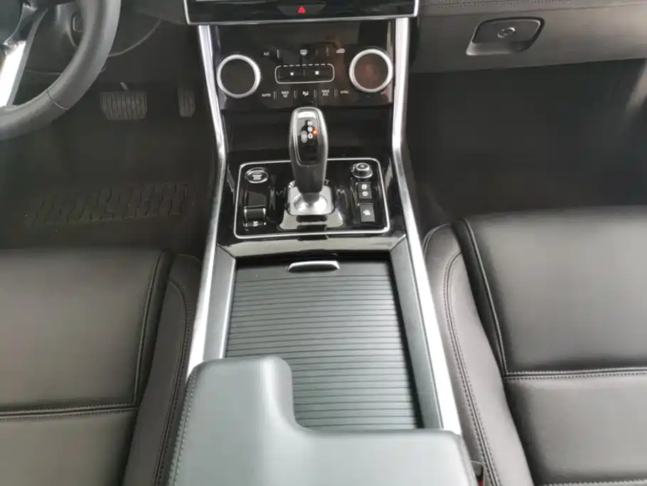 Jaguar XEL — миниатюра 16