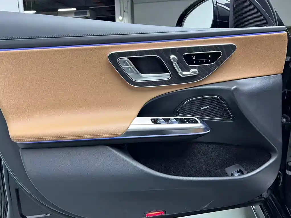 Mercedes-Benz E-Class — миниатюра 5