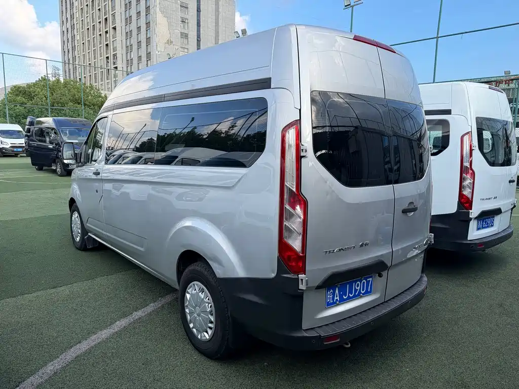 Ford Transit — миниатюра 9