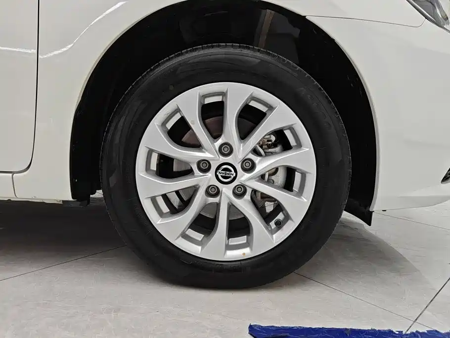 Nissan Sylphy — миниатюра 6