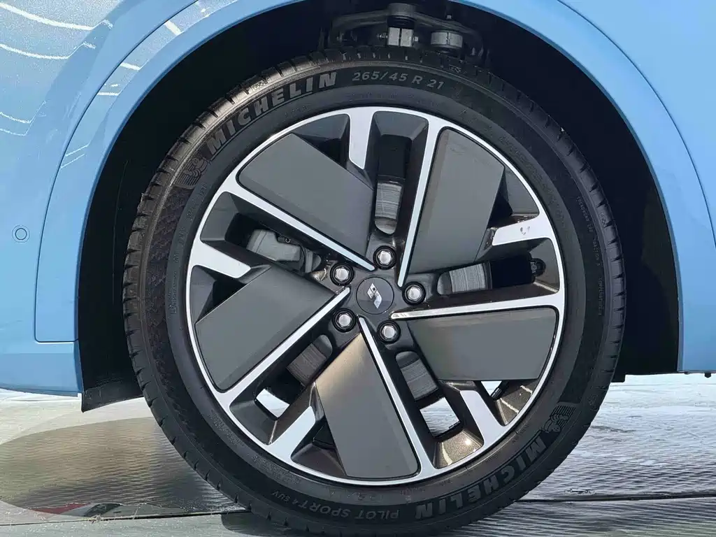 Li Auto Li L8 — миниатюра 19