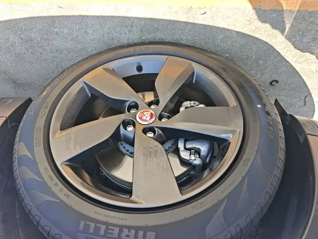 Jaguar E-PACE — миниатюра 23