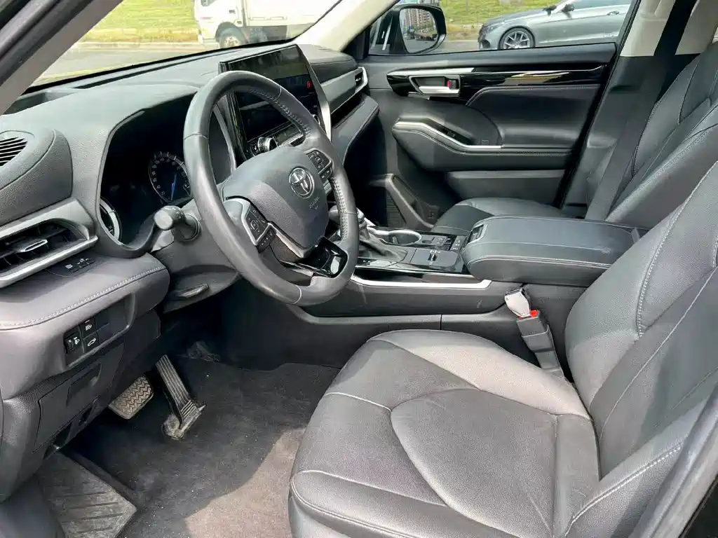 Toyota Highlander — миниатюра 4