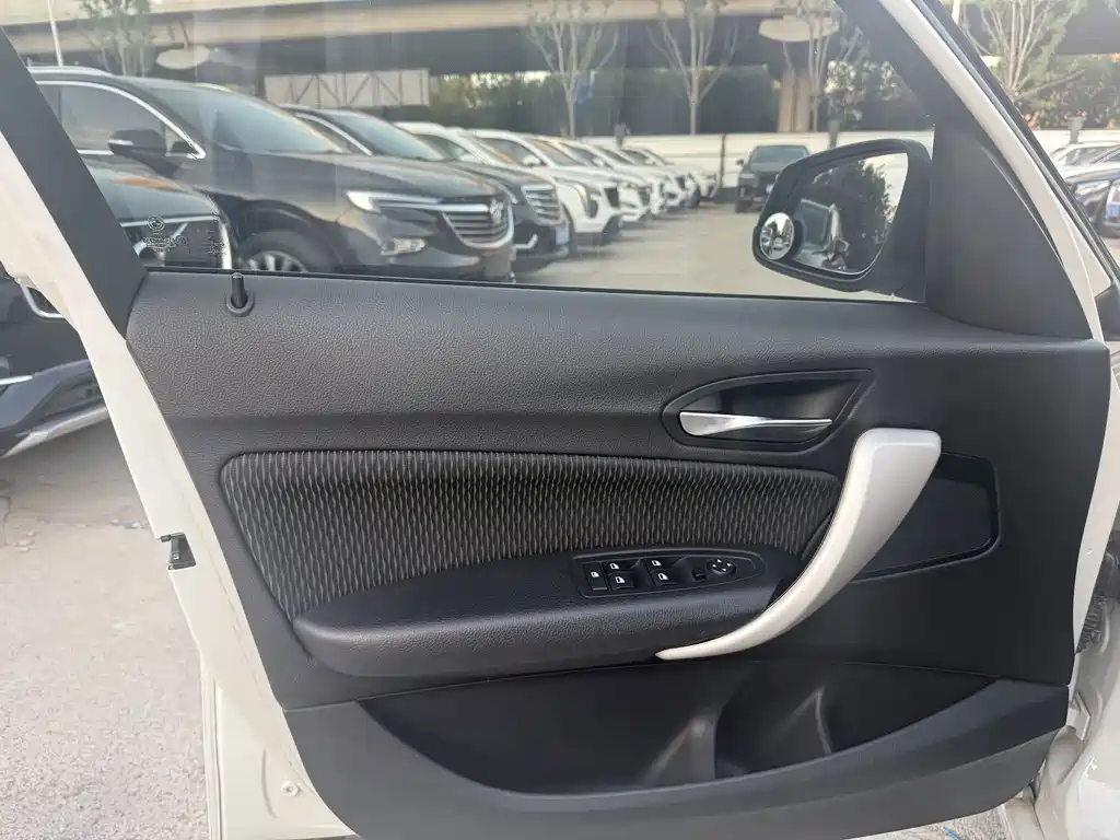 BMW 1 Series (Import) — миниатюра 3