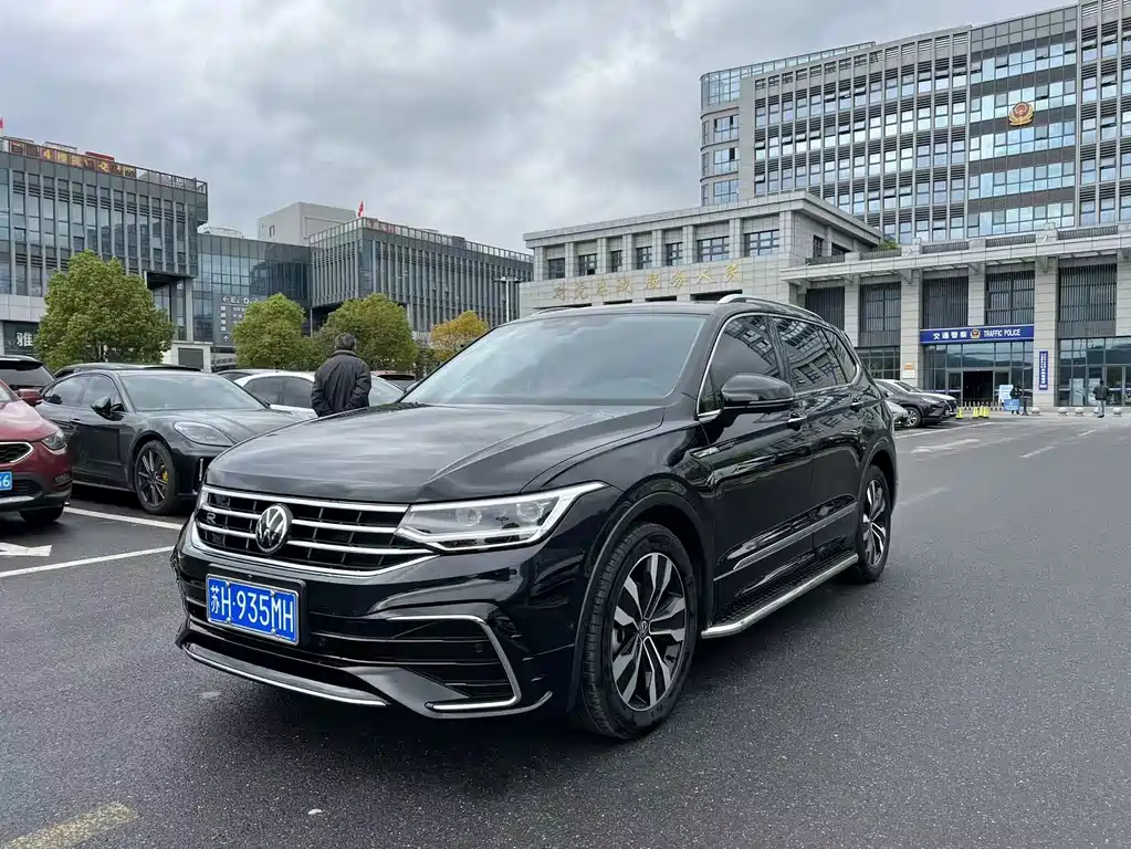 Volkswagen Tiguan L 2023