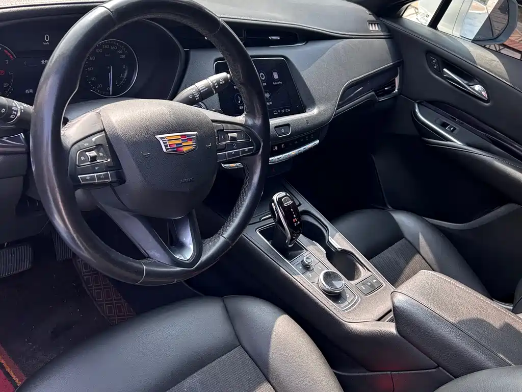 Cadillac XT4 2021 28T Lead