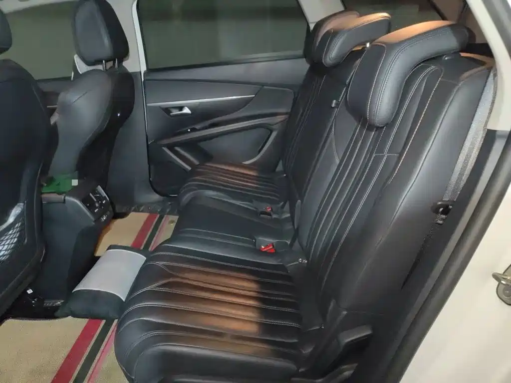 Peugeot 5008 — миниатюра 15