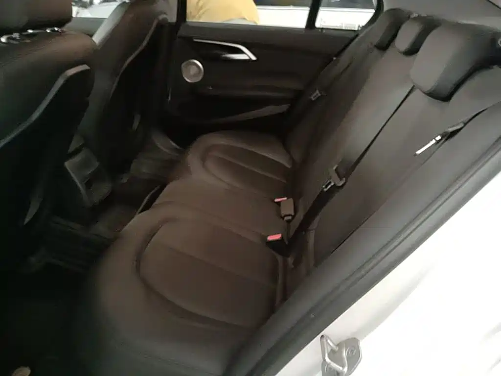 BMW 1 Series — миниатюра 17