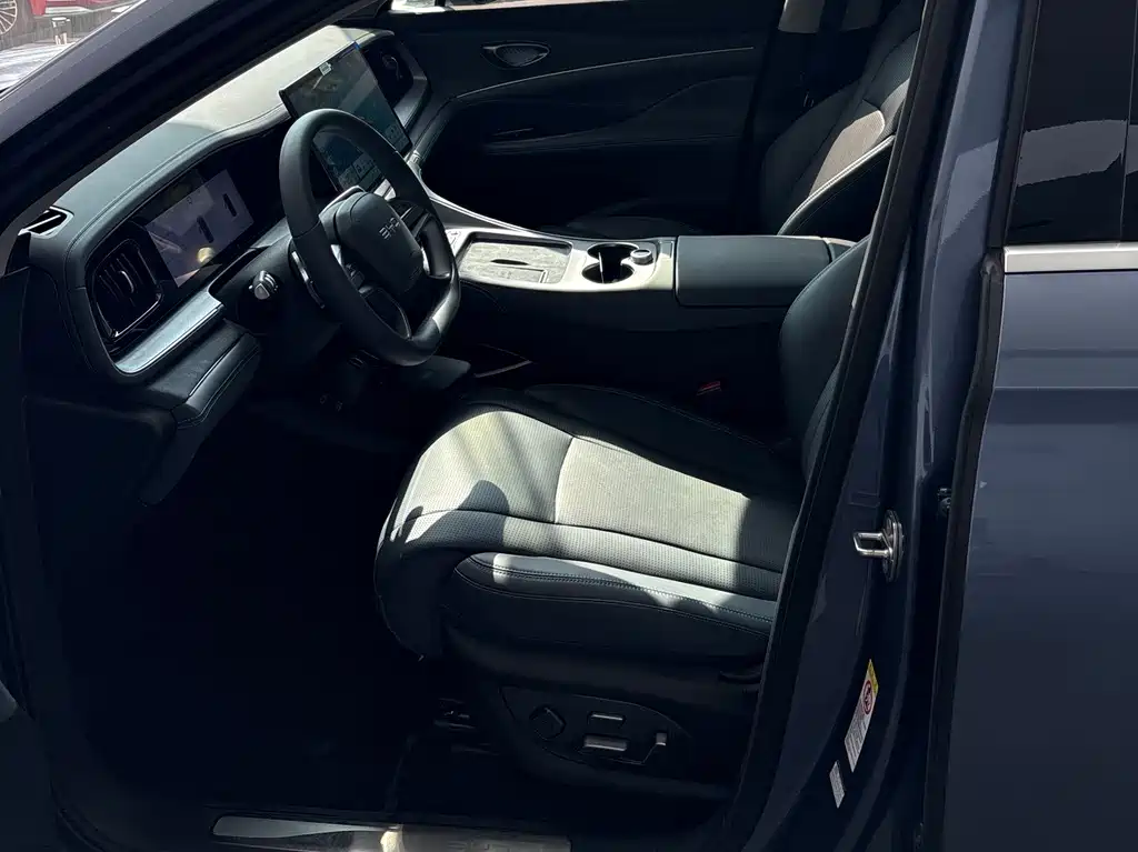 BYD SEA LION 07 DM I