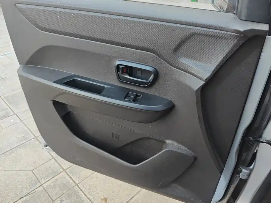 Wuling Hongguang V — миниатюра 7