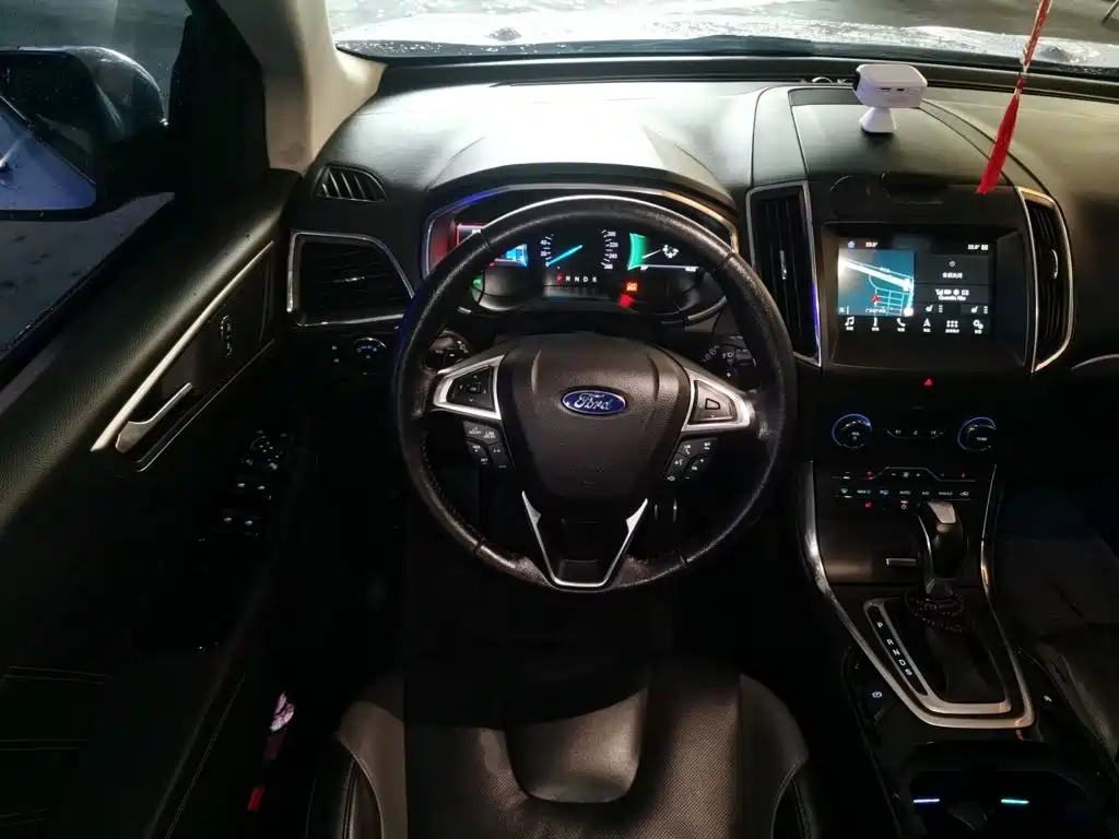 Ford Edge — миниатюра 3