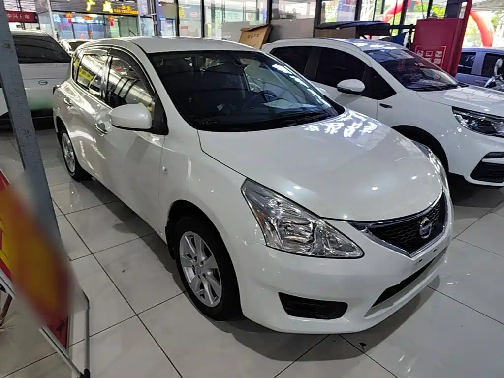 Nissan Tiida — миниатюра 4