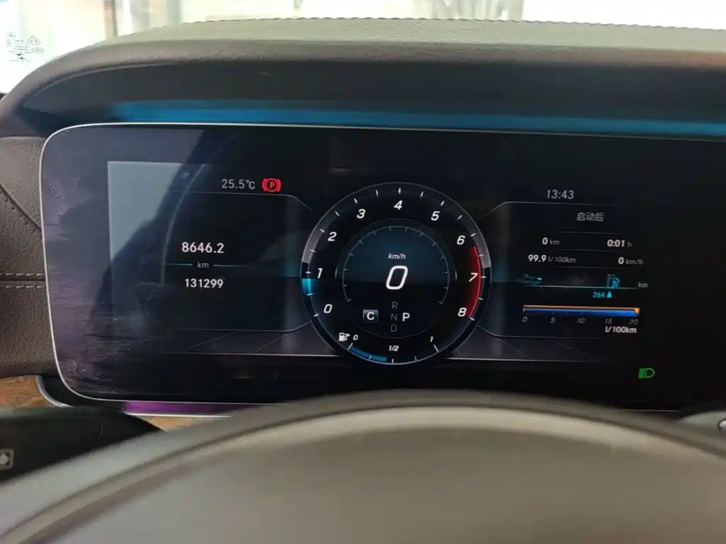 Mercedes-Benz E-Class — миниатюра 12