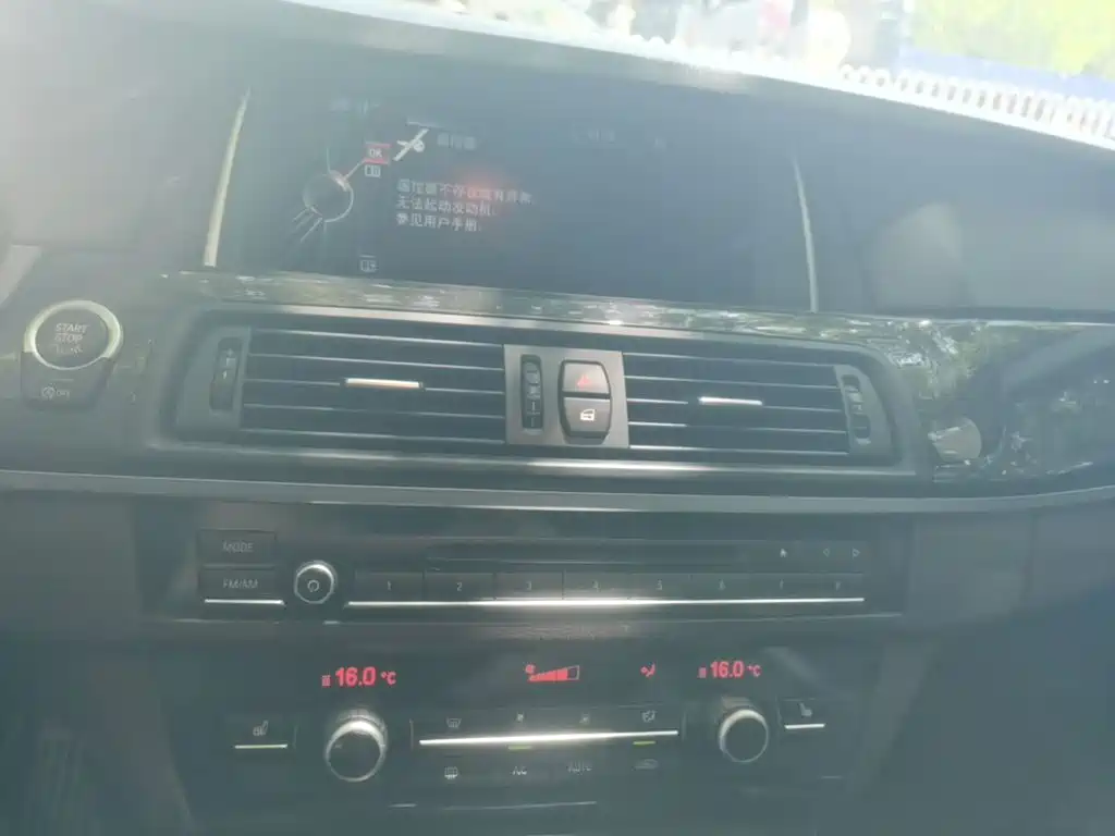 BMW 5 Series — миниатюра 13