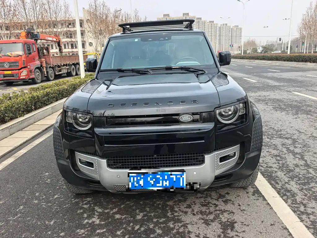 LAND ROVER DEFENDER