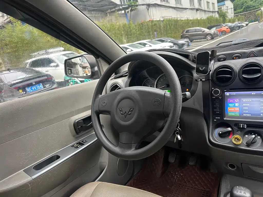 Wuling Hongguang — миниатюра 21