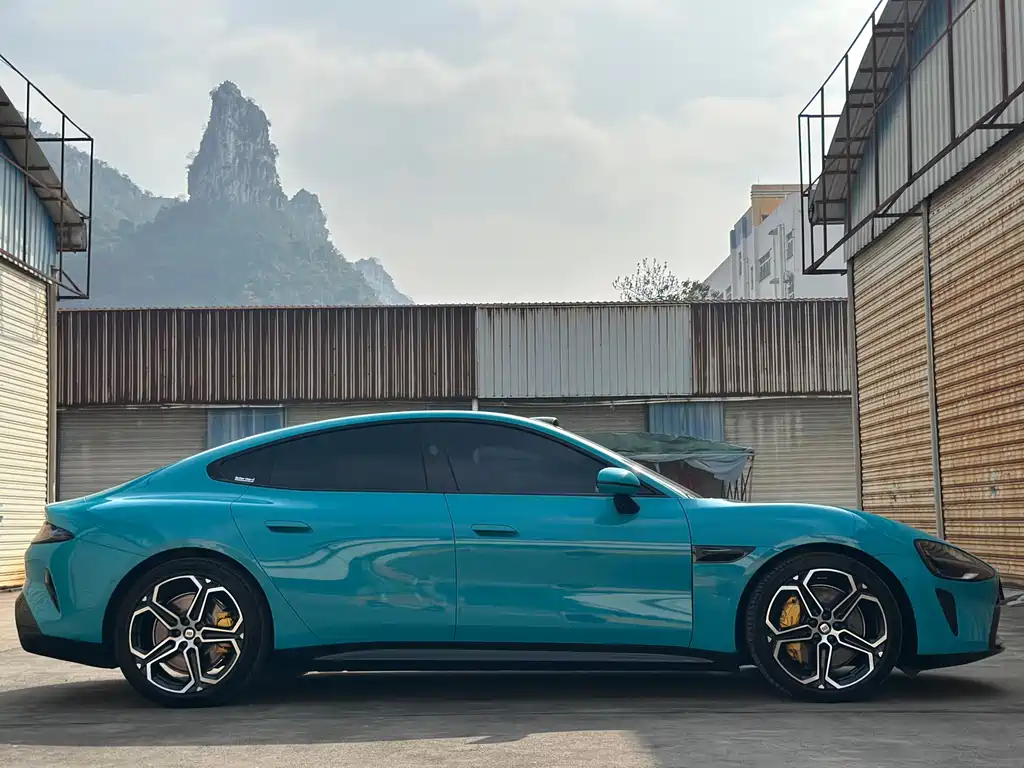 XIAOMI CAR XIAOMI SU7