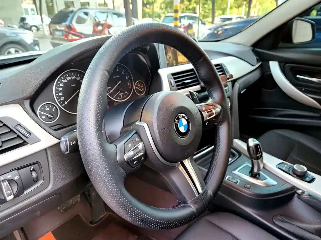 BMW 3 Series — миниатюра 7
