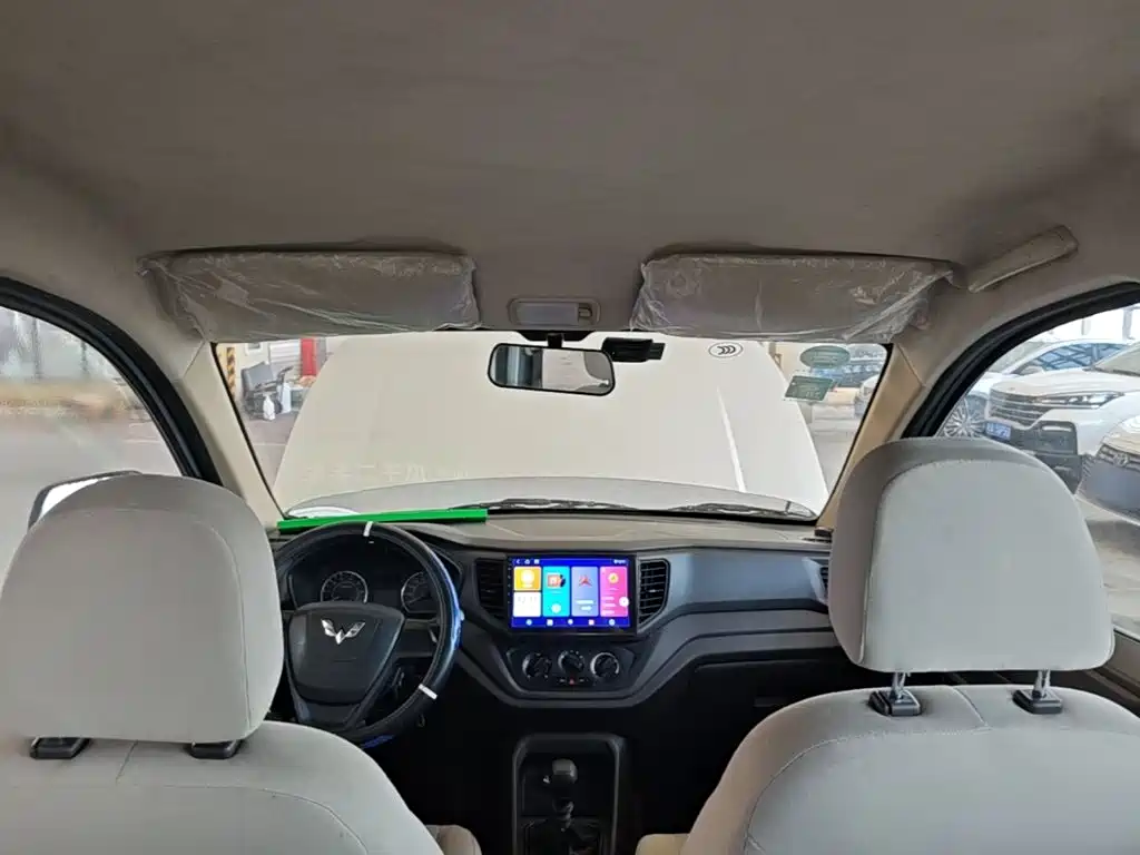Wuling Hongguang V — миниатюра 18