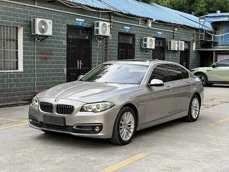BMW 5 Series — миниатюра 10
