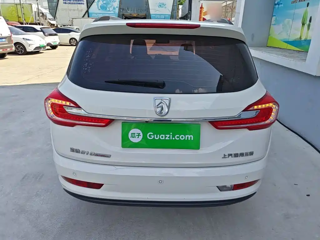 Baojun 310W — миниатюра 6