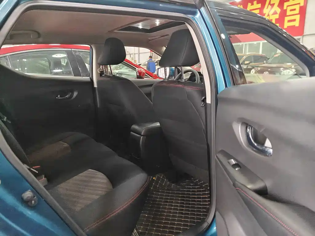 Nissan Bluebird — миниатюра 8