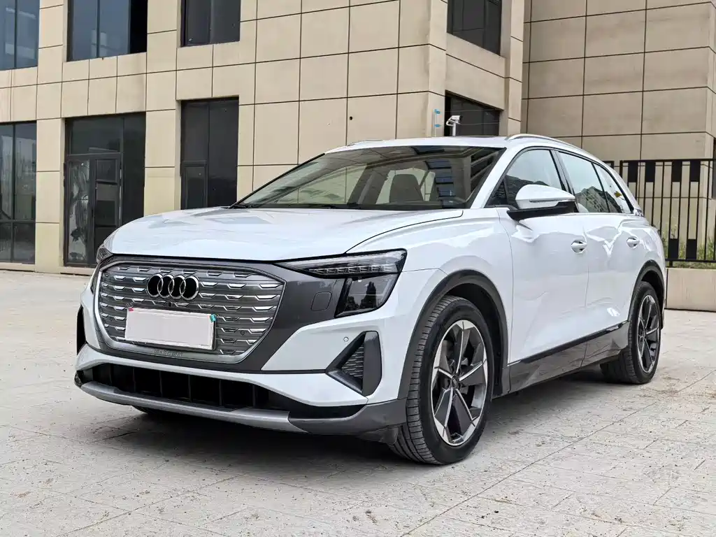 Audi Q5 e-tron 2024