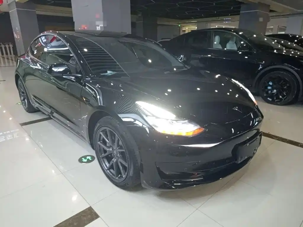 Tesla Model 3 — миниатюра 4