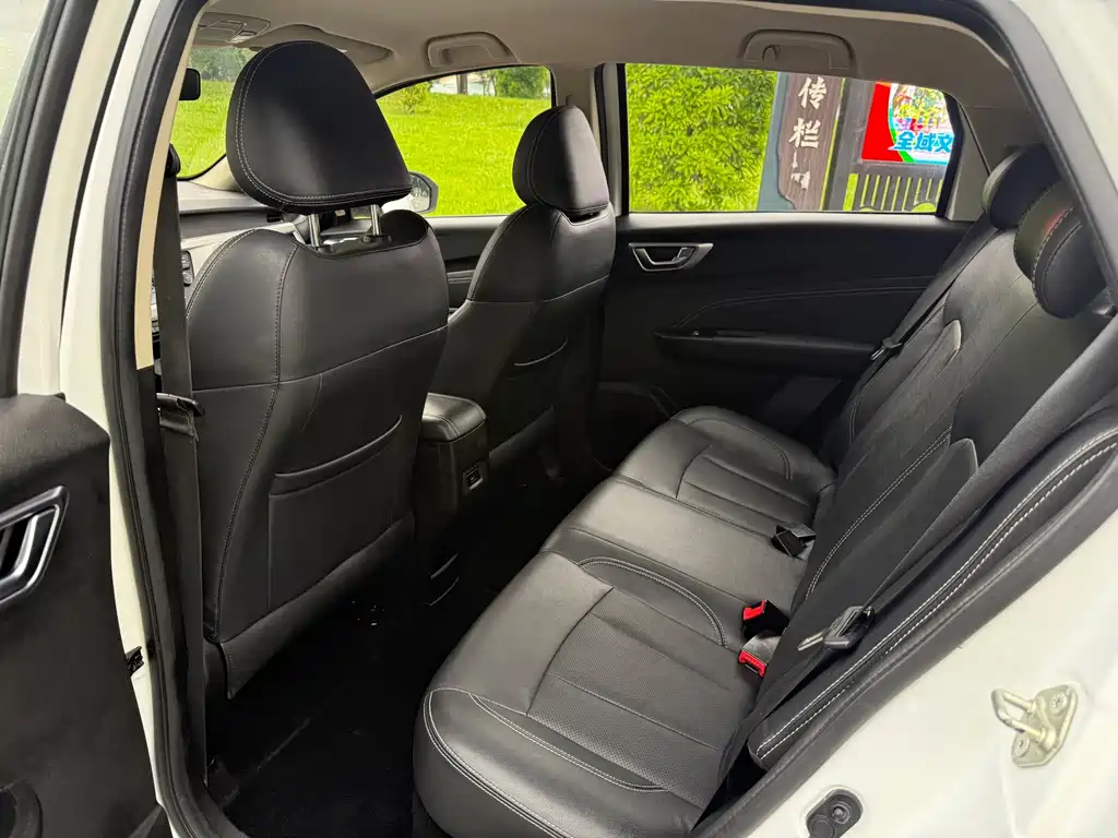 Geely Vision X3 — миниатюра 9