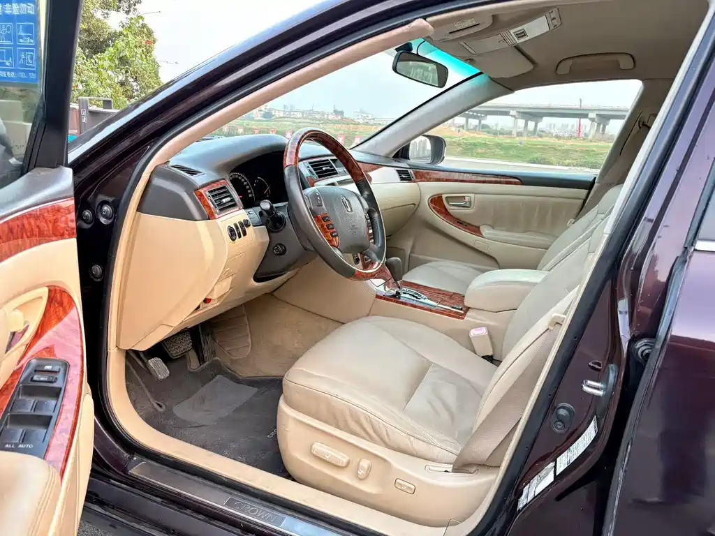 Toyota Crown 2006 2.5L Royal
