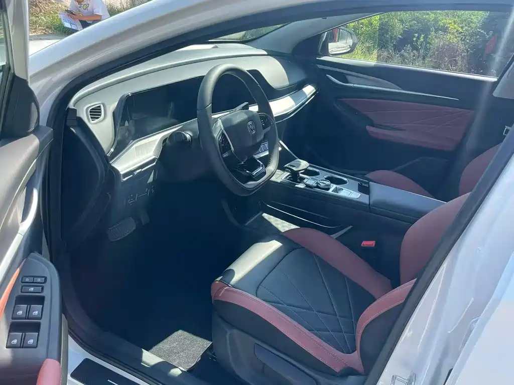 Changan Eado — миниатюра 4