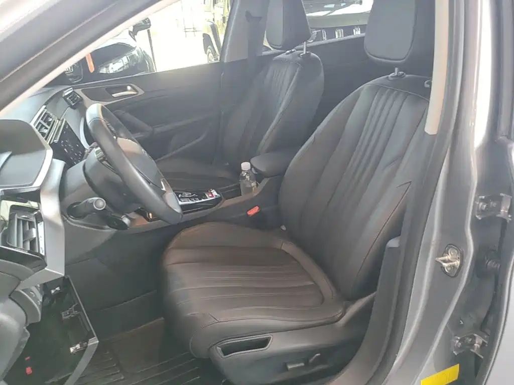 Peugeot 408 — миниатюра 15