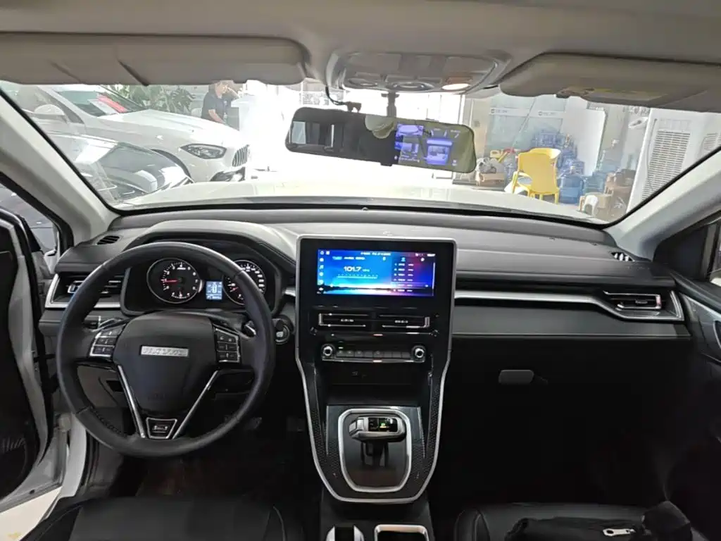 Haval M6 — миниатюра 10