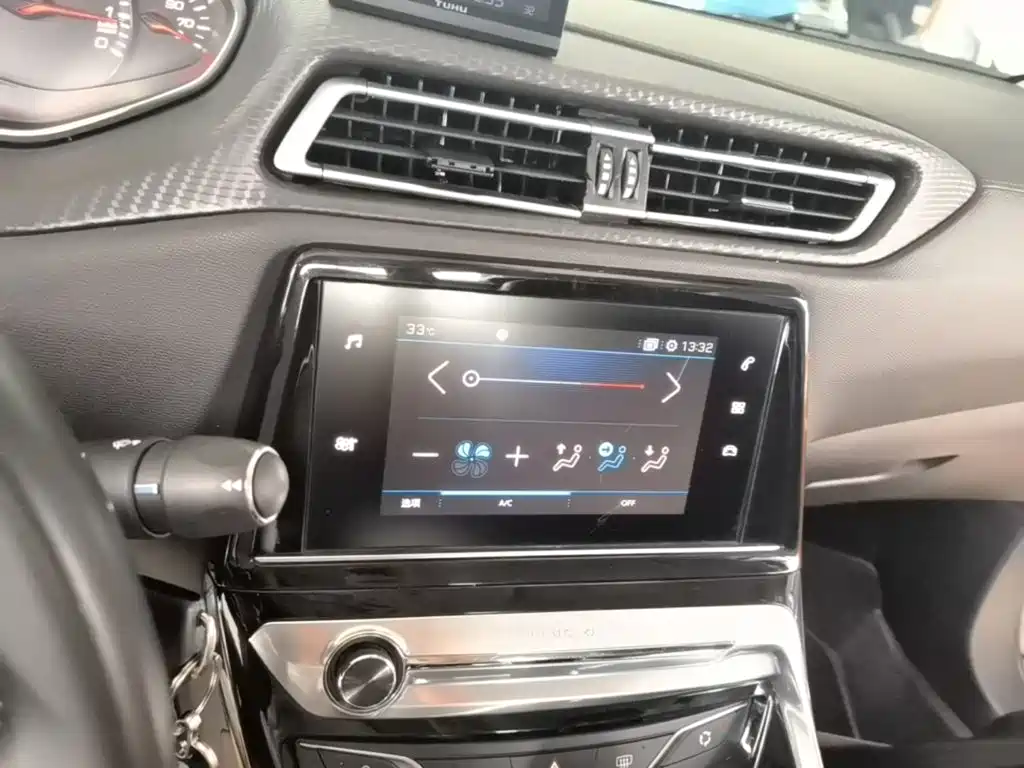 Peugeot 308 — миниатюра 13