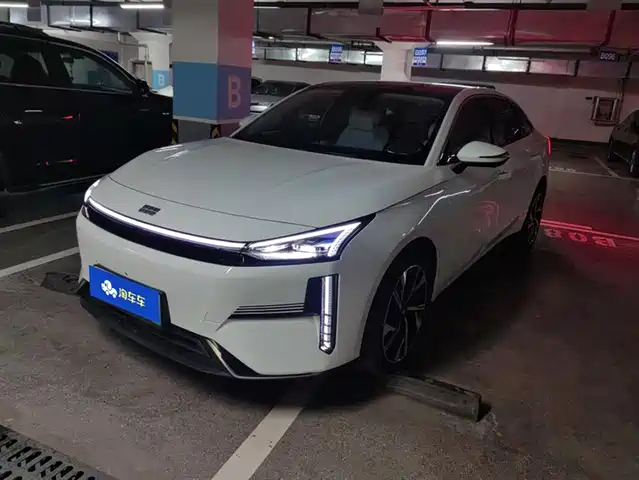 GEELY GALAXY GALAXY L6 2023