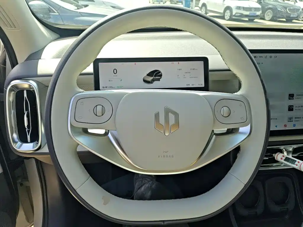 Leapmotor Leapmotor B10 — миниатюра 11