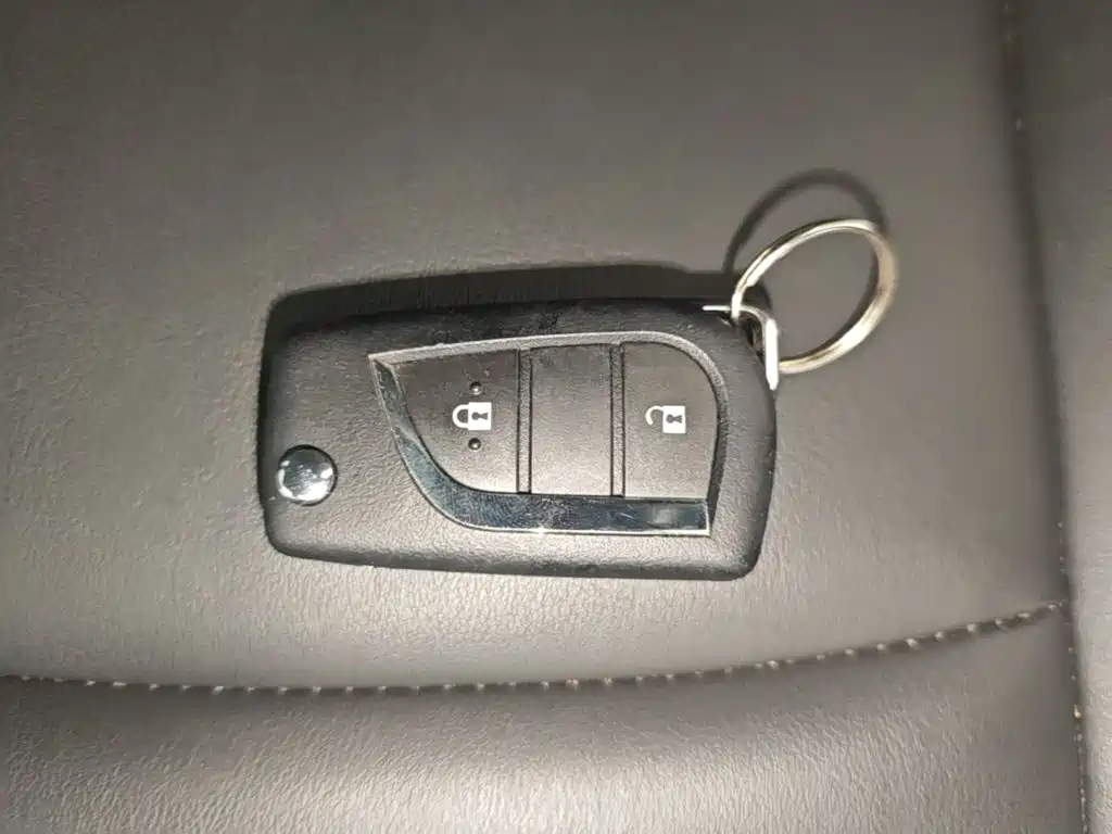 Toyota RAV4 — миниатюра 9